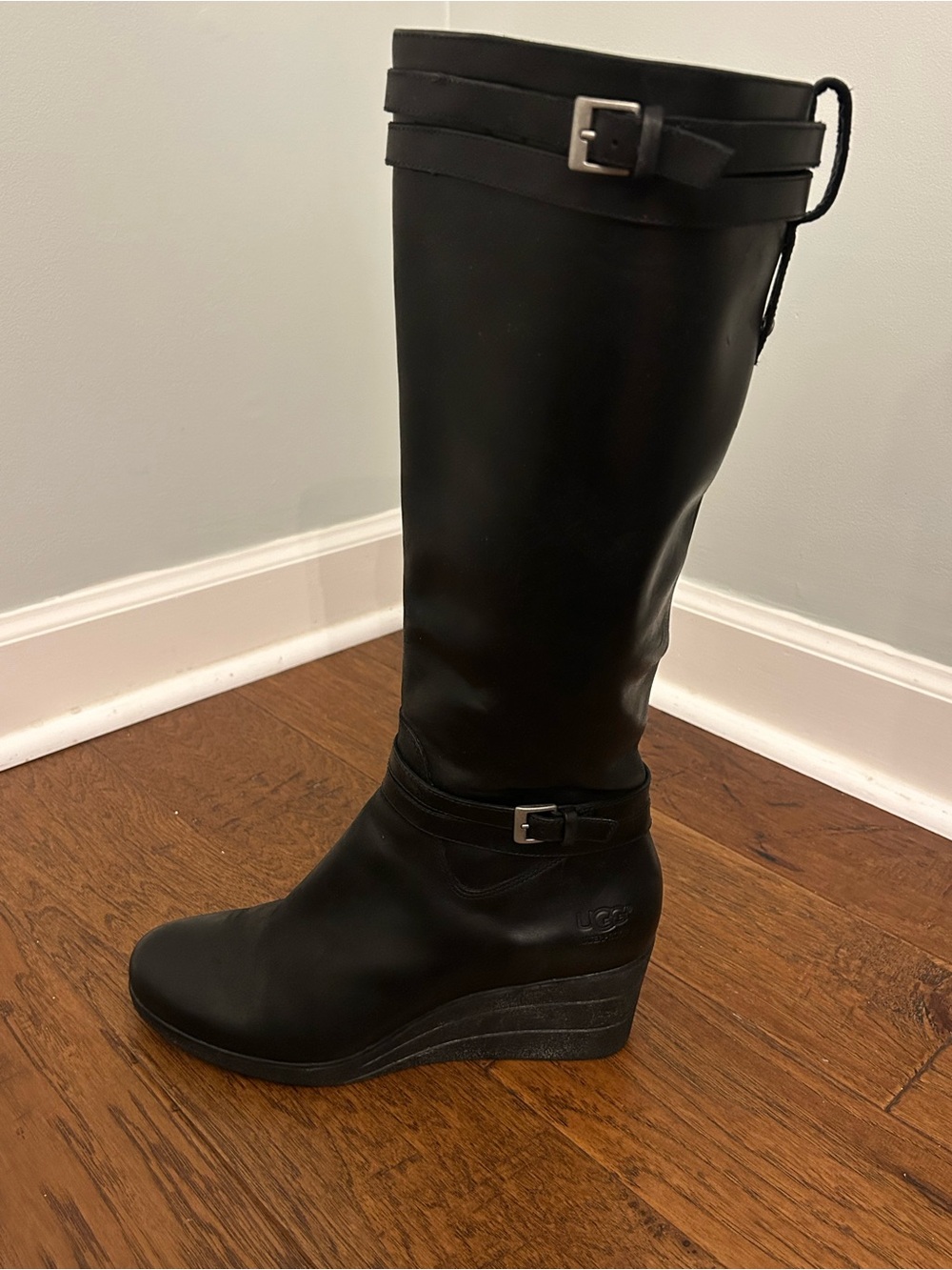 UGG Black Wedge Knee-High Leather Waterproof Boots Size 10 Excellent Condition.